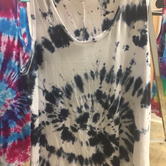 LuLaRoe White Sleeveless Tank Top - XXS - Picture 6 of 8